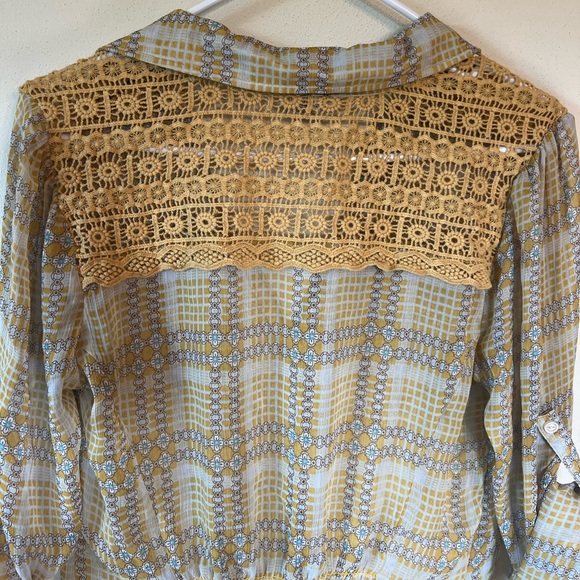 Women’s American Rag Sheer Button Top size M - Picture 9 of 9